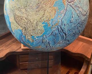 National Geographic Globe with Acrylic Stand