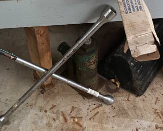 Bottle Jack/Lug Wrench