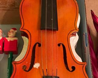 Decorative Violins/Fiddles