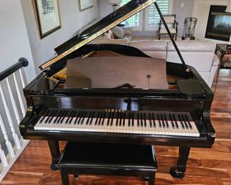 Yamaha G2 Grand Piano Black Polish