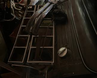 Luggage rack of 1930 Buick Sedan