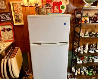 Nice clean small fridge freezer.