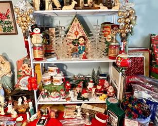 2 Nativity sets & Christmas figures.