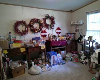 Christmas decor, sewing machines, crafts 