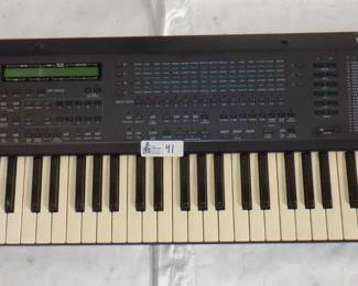 SOLTON MS5 SYNTHESIZER