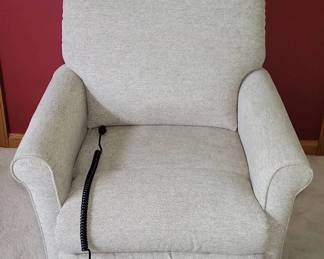 LaZBoy Lift Chair  Like New