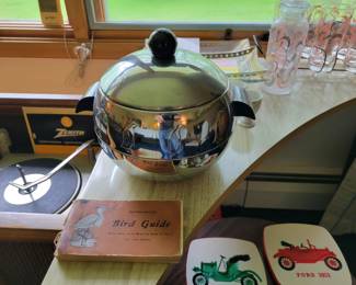 I love this penguin ice bucket!