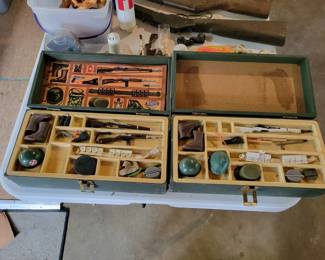 Lots of accessories. 