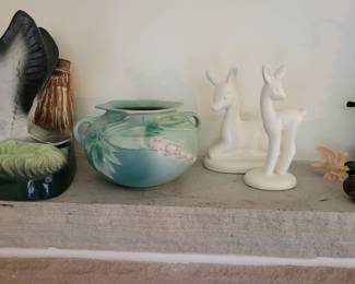 Roseville vase/Pot very good condition!