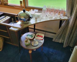 Mid Century Modern corner table with some neat mid century items!