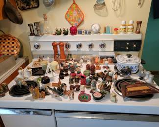 Vintage salt and pepper Shakers!