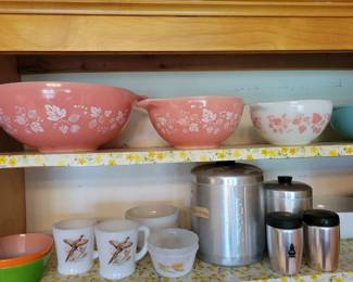 Three Vintage Pyrex Mixing Bowls Pink Gooseberry Cinderella USA 50s 60s MCM very good condition!