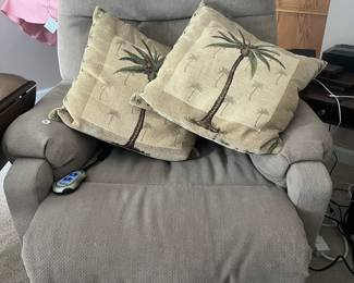 ELECTRIC RECLINER AND LIFT CHAIR