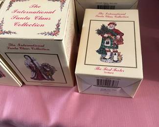 DIFFERENT COUNTRY SANTAS