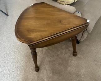 DROP LEAF PIE TABLE
