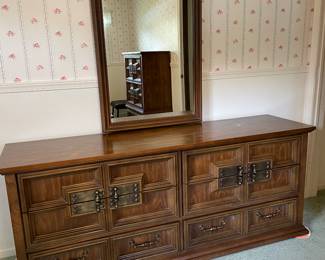 Bassett dresser