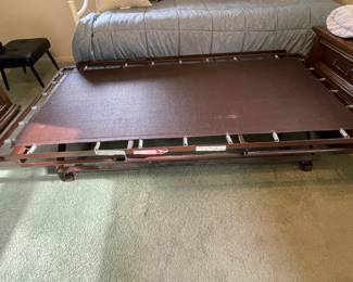 Trundle bed