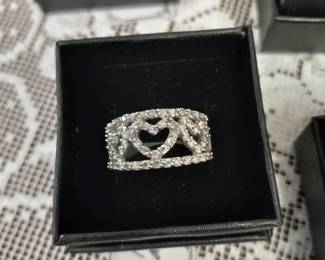10k white gold diamond heart ring.
