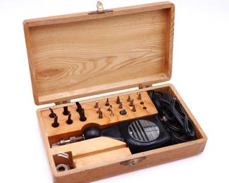 Burgess Vibro-Tool Engraving Tool w/Tips in Wooden Box 