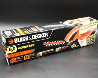 Black & Decker DS700 6 Volt Cordless Detail Shrubber 