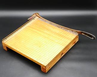 Ingento No. 4 Maple Cast Iron Guillotine Paper Cutter 12” 