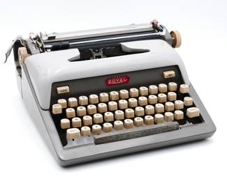 Royal Futura 800 Portable Manual Typewriter