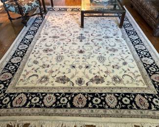 Living room rug 9’ x 12’