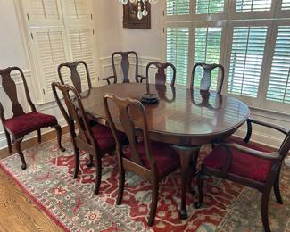 Queen Anne dining table and 8 chairs. 