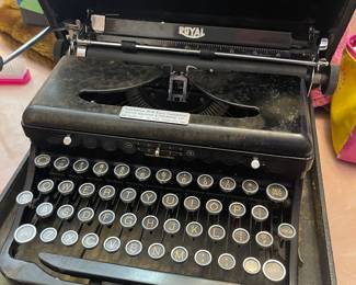 Royal typewriter 
