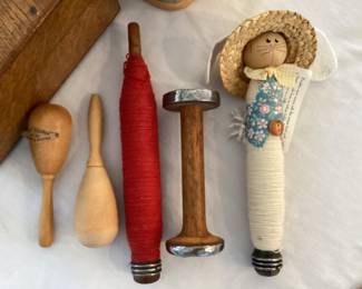Vintage sewing spools-darners