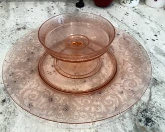 Pink depression glass serving plate w/matching sauce bowl