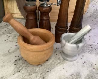 1-wood 1-marble mortar & pestles