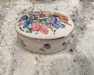 Music box porcelain trinket box