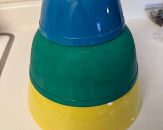 Pyrex Bowls