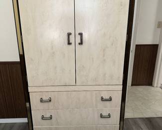 Dresser/Armoire