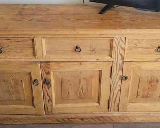 MW181Entertainment Hutch