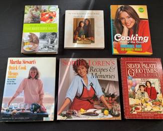 MW241Cooking With The Famous