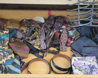 MW165All the mens accessories