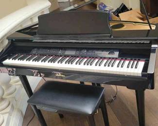 MW144VSuzuki MDG300 Digital Baby Grand Piano