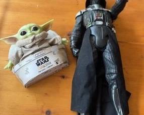 MW203Darth Vader And The Child