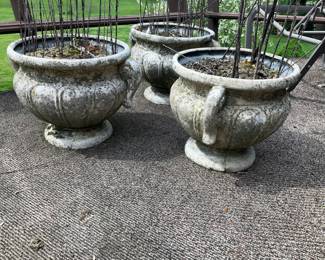 Planters, pots 