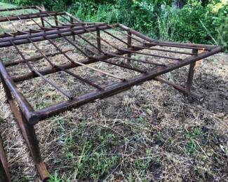 Heavy Duty Hay Feeder Cradle