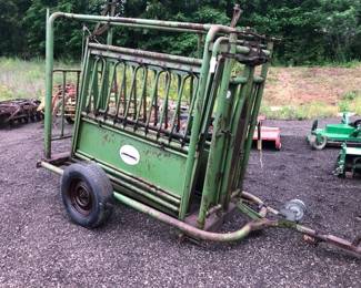 Powder River Portable Squueze Chute