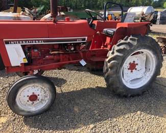 274 IH Tractor