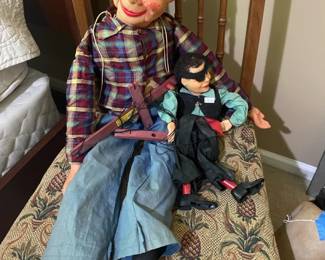 EEgee 1972 marionette