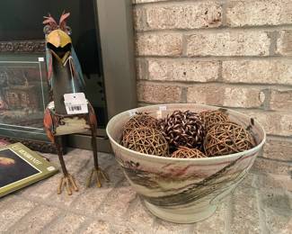Reclaimed metal rooster
