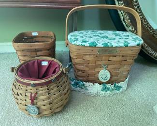 Longaberger 1994 Dresden basket
Longaberger 2004 Pasadena Tournament of Roses basket
Longaberger 1991 square basket