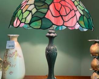 Tiffany Style Rose lamp