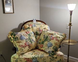 BrandyWine Design Floral Chair, Antique Table Light