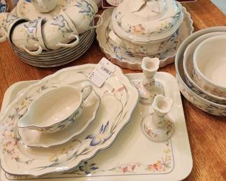 Villeroy & Boch Riviera Tea Pot, Villeroy & Boch Riviera Covered Bow, Villeroy & Boch Riviera